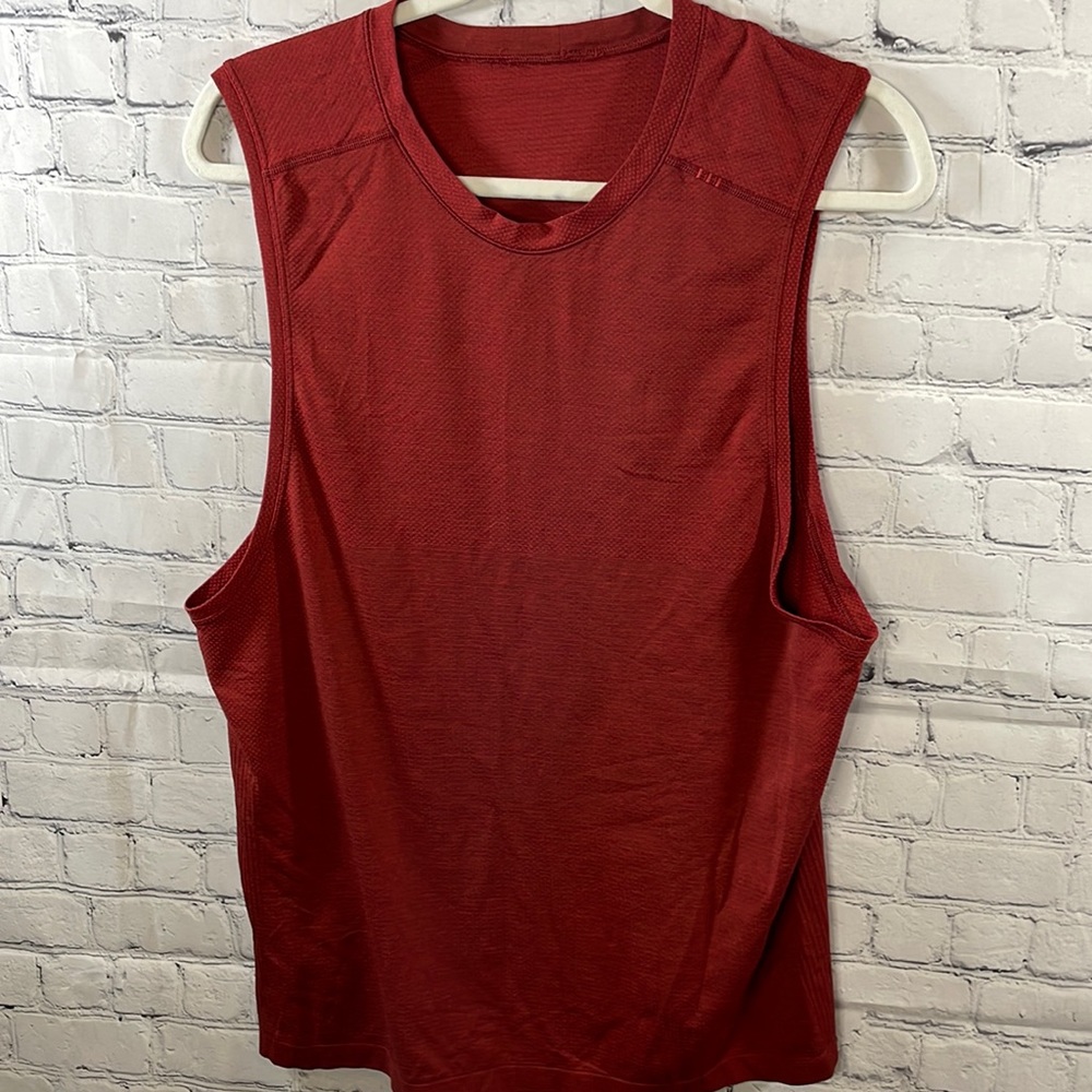 Men’s Lululemon Rust Tank Sz Med